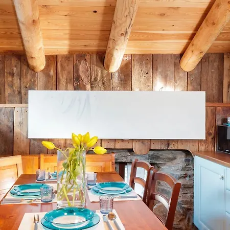Hellochalet_foyer En Bleu Апартаменты Вальтурнанш
